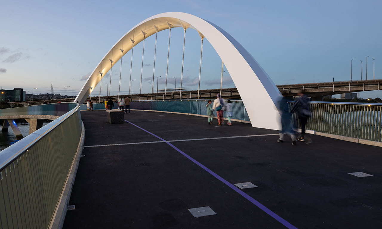 Ngā Hau Māngere is both a transport connection and a gathering place for the community. Image courtesy of Mark Scowen Photography.