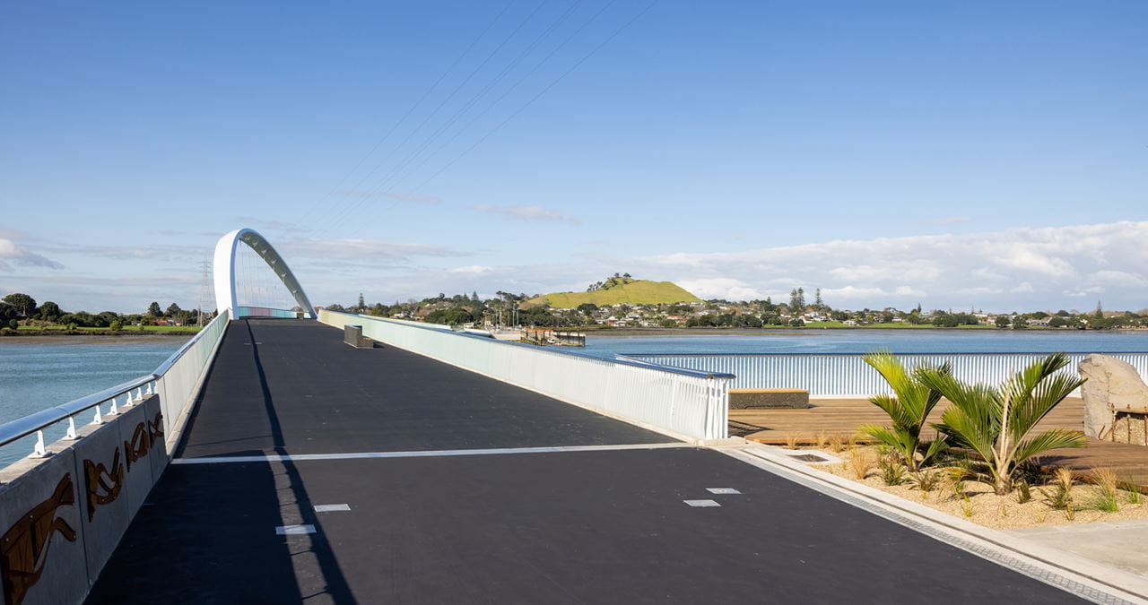 Ngā Hau Māngere is an important strategic pedestrian and cycling connection for the community.  Image courtesy of Mark Scowen Photography.