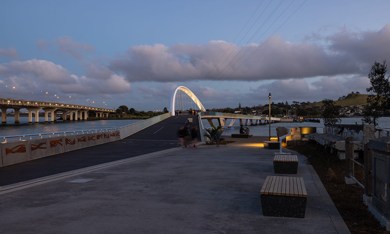 Aurecon delivered a design that beds the bridge firmly within its context and provides an eye-catching feature for locals and visitors alike. Image courtesy of Mark Scowen Photography.
