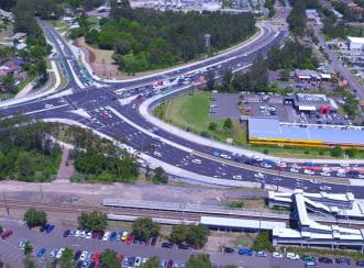 Aurecon developed an innovative solution to safely and efficiently duplicate the bridge so close to a live rail corridor