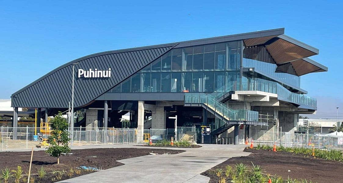The Puhinui Station design aimed to achieve seamless and direct connectivity modes to reduce the hassle factor of interchanging large lifts and escalators.
