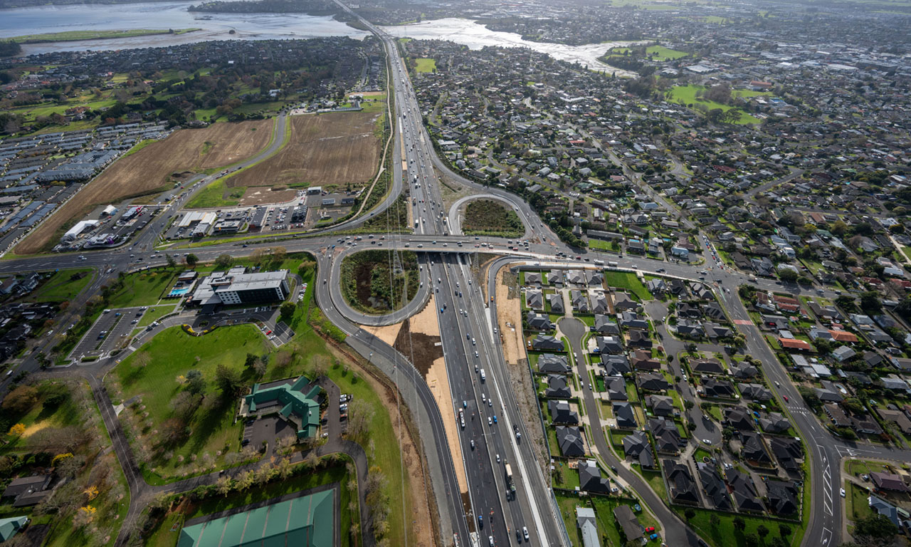 Papakura to Drury interchange improvements provide additional walking pedestrian and cycle crossings that will provided at the intersections in SH1 Papakura.