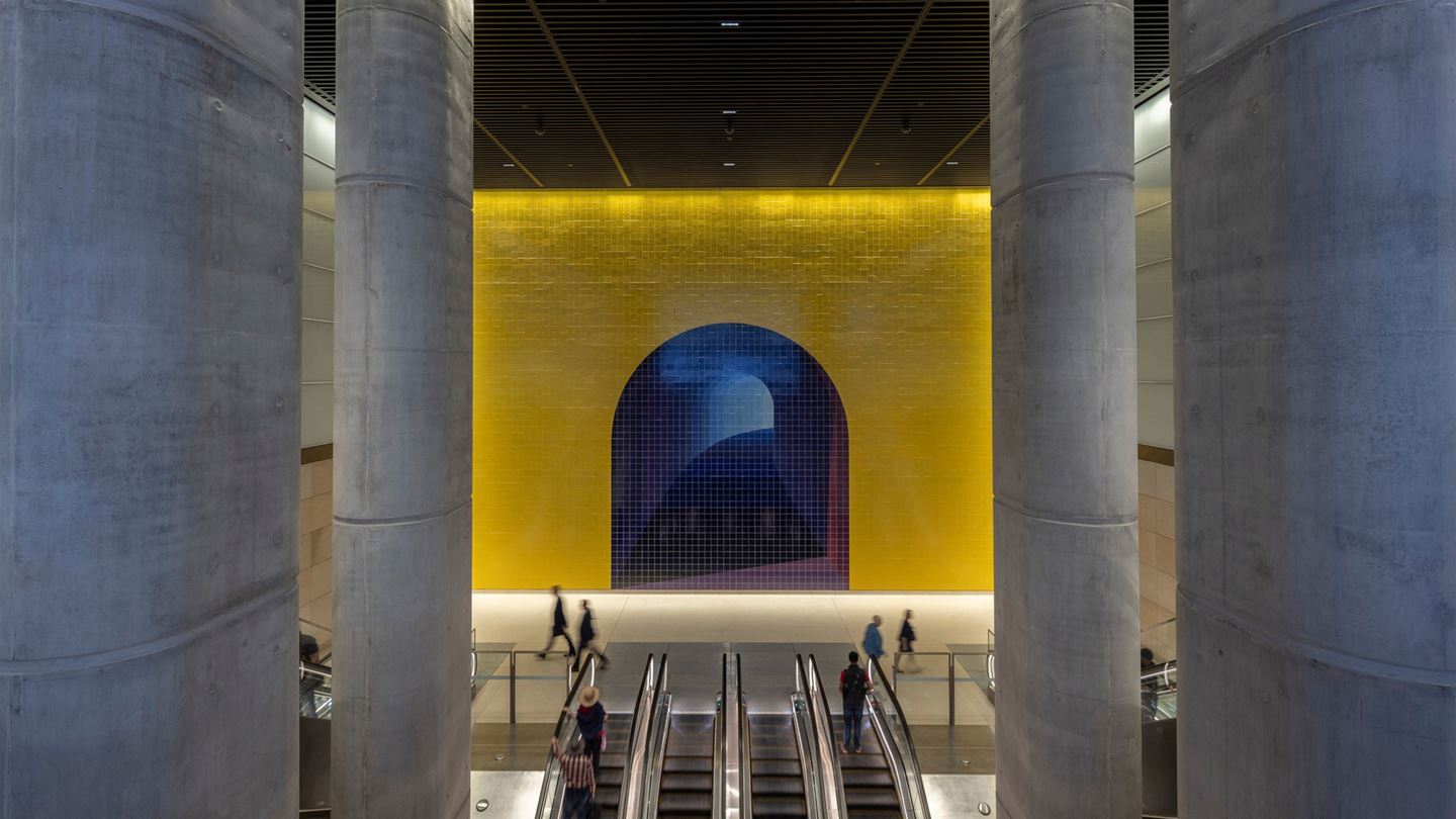 Mosaic wall art at Sydney Metro Gadigal Station. Image copyright Brett Boardman Photography.