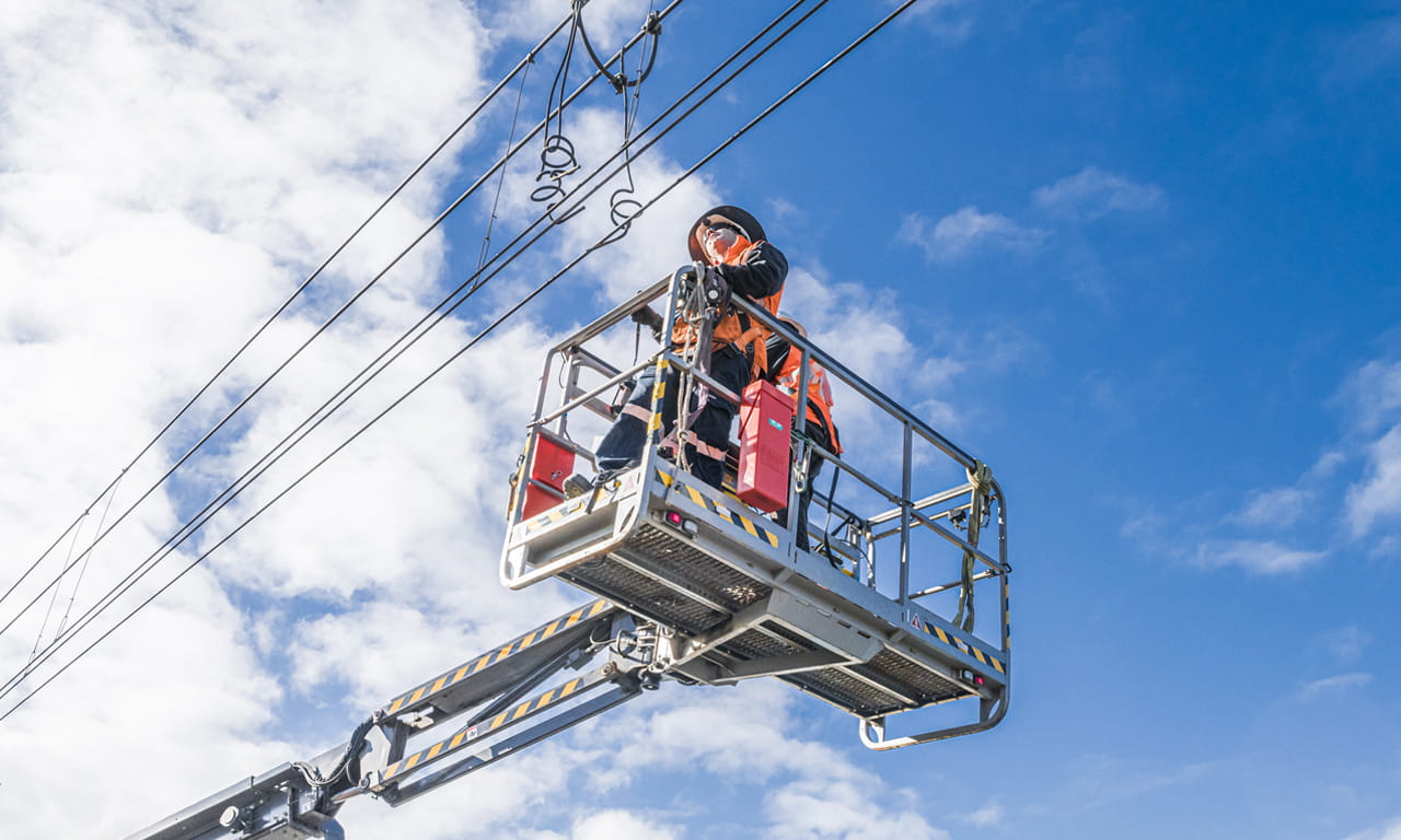 Aurecon’s expertise underpinned the successful installation of more than 350 km of high voltage, low voltage, and service cabling to power the expansion.