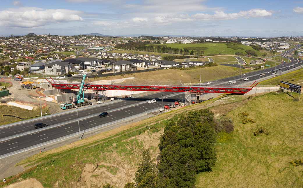 Aurecon suspended the final bridge sections by crane to minimise disruption for commuters.