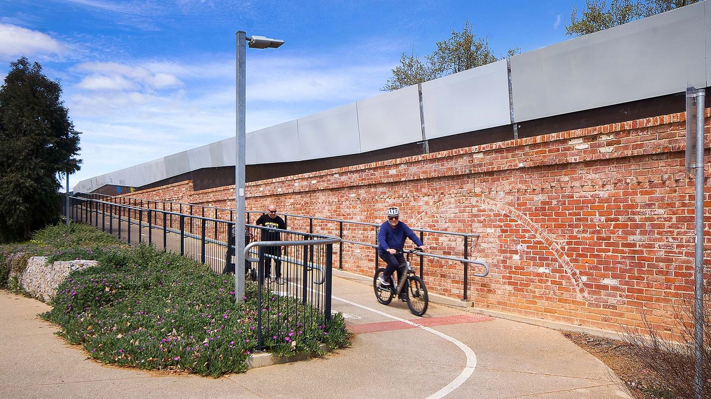 Aurecon helped to deliver improved cycling and pedestrian facilities.