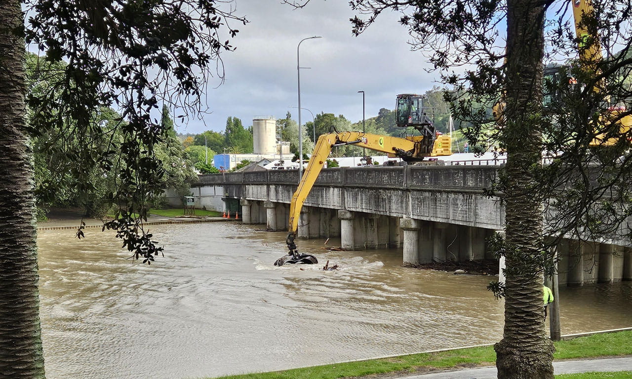 River clean up at the Gladstone road bridge in Gisborne.