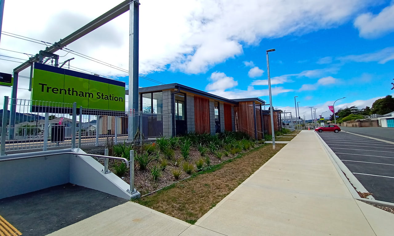 Aurecon was engaged by KiwiRail to deliver rail, civil and structural design for the double tracking of Trentham to Upper Hutt.