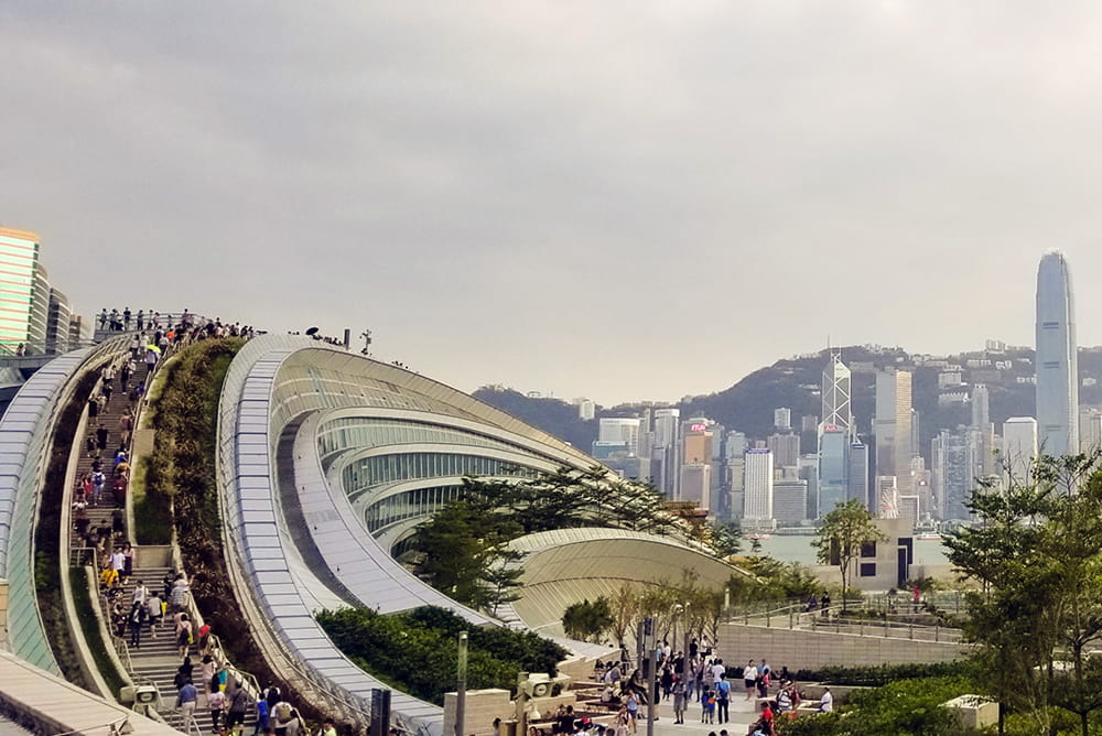 With Aurecon’s support to bring this idea to life, the Hong Kong West Kowloon Station now provides a green oasis and a pleasant strolling route for visitors to enjoy stunning views of the city.