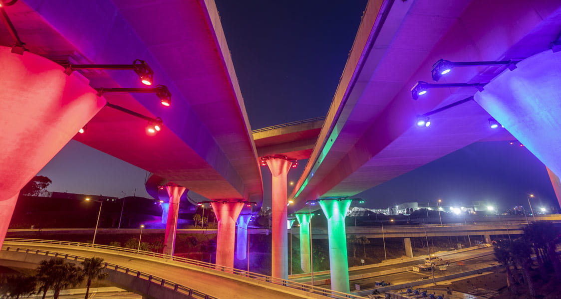 To safely guide motorists through the WestConnex tunnels, in excess of 7,500 LED lights were installed for wayfinding, security and safety. 