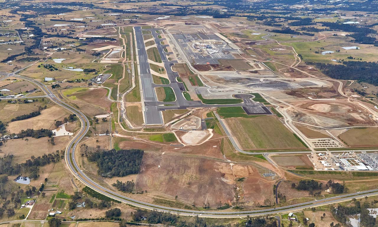 Aurecon, in a joint venture with Arcadis, was selected by construction partner the CPB Acciona Joint Venture to carry out the major earthworks and airfields design.