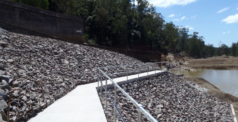 Close up of the innovative reinforced rockfill used at the Borumba Dam to prevent erosion and instability in the event of flooding.